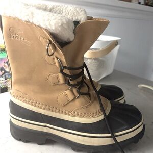 Women’s size 8.5 Caribou Sorel Boots